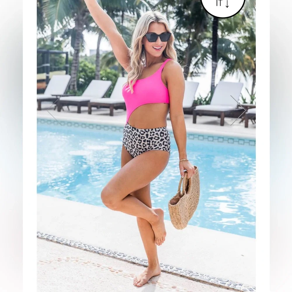 🎉 HP 🎉 One Shoulder Animal Print Swimsuit - Picture 2 of 13